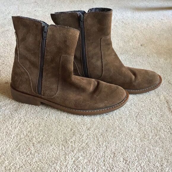 Banana Republic Brown Suede Leather Ankle Boots - Picture 2 of 8